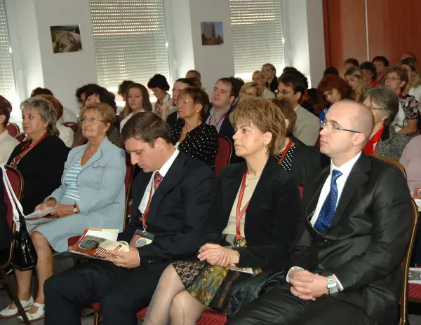 Magyar Kontaktológiai Társaság IV. Továbbképző Tanfolyama és Kongresszusa 2012. szeptember 11.